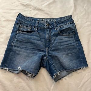 Size 4 American Eagle Hi-Rise Shortie